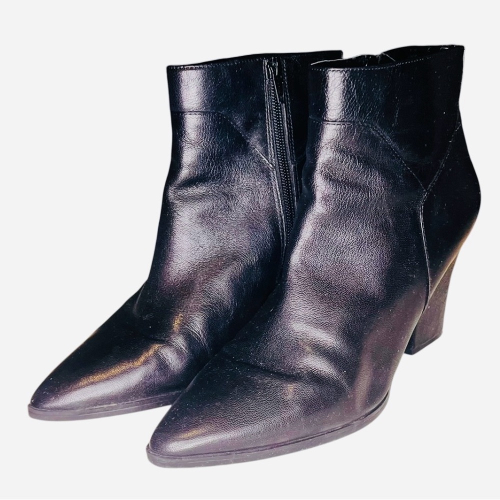 Nine West Black Leather Bootie with block heel Size 9 1/2